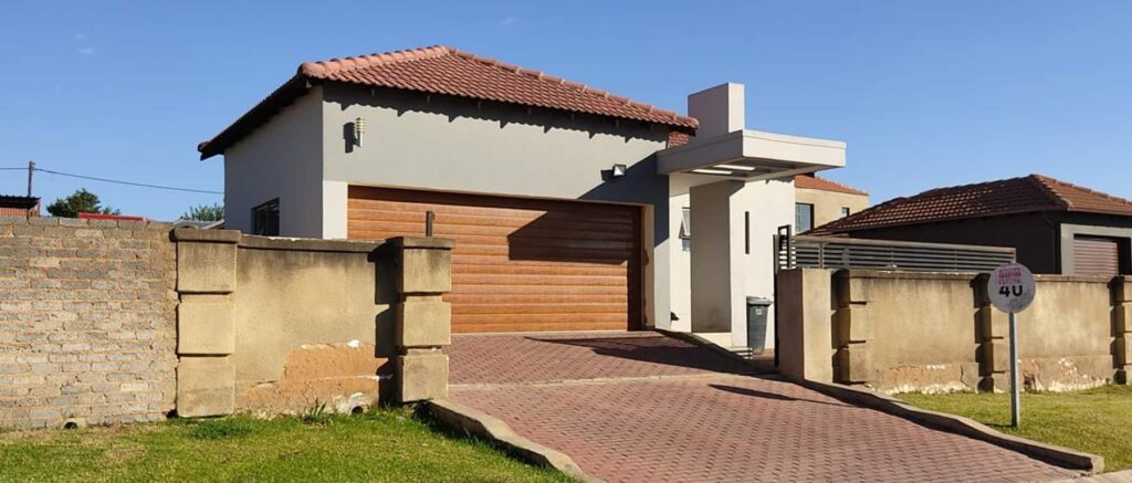Cheap Bond Houses in Cosmo City Randburg