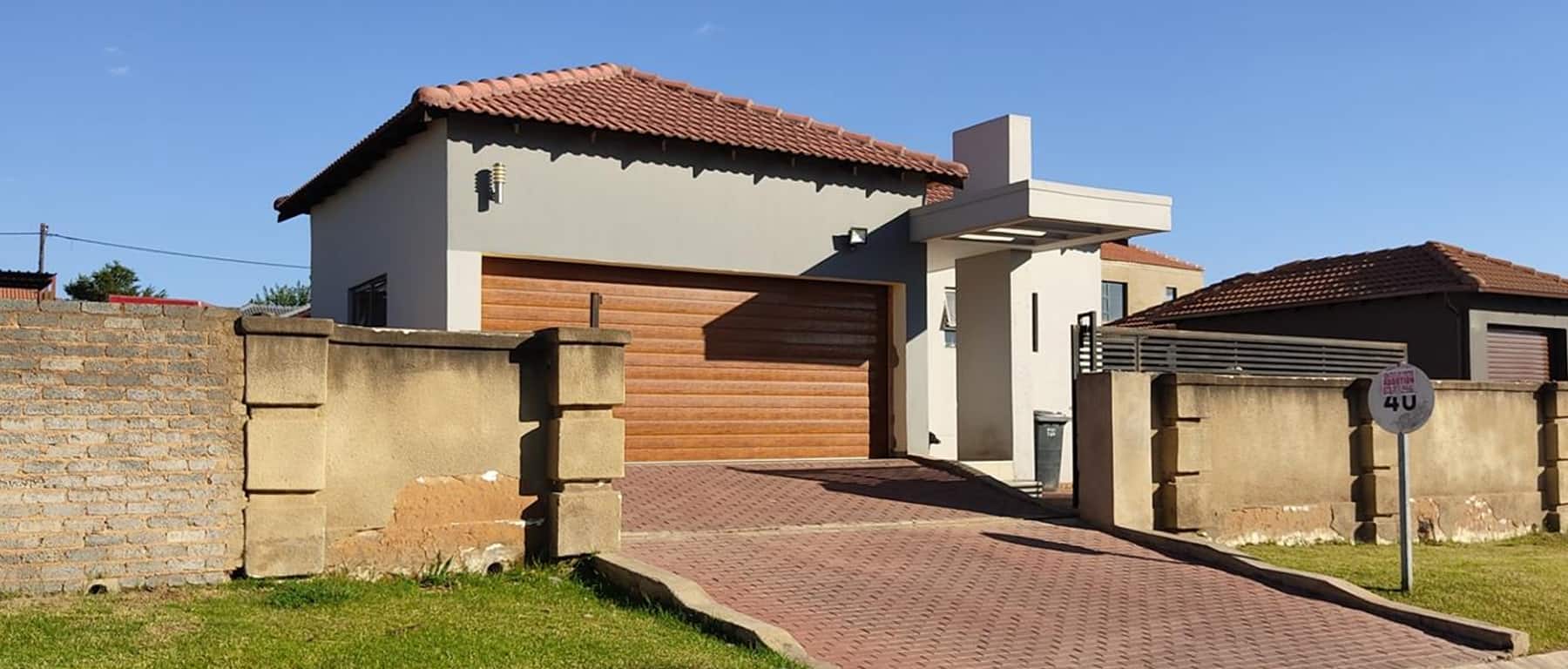 Cheap Bond Houses in Cosmo City Randburg