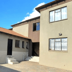 Guest House in Cosmo City, Gauteng - Cosmo Sleepover