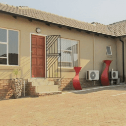 Lodge in Cosmo City, Gauteng - Cosmo Lodge